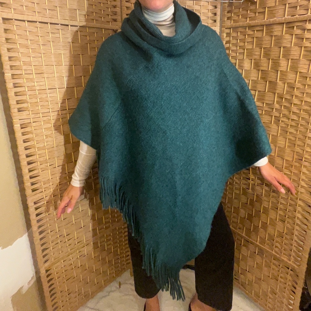 Chico’s NWT Sweater Poncho - Picture 3 of 9